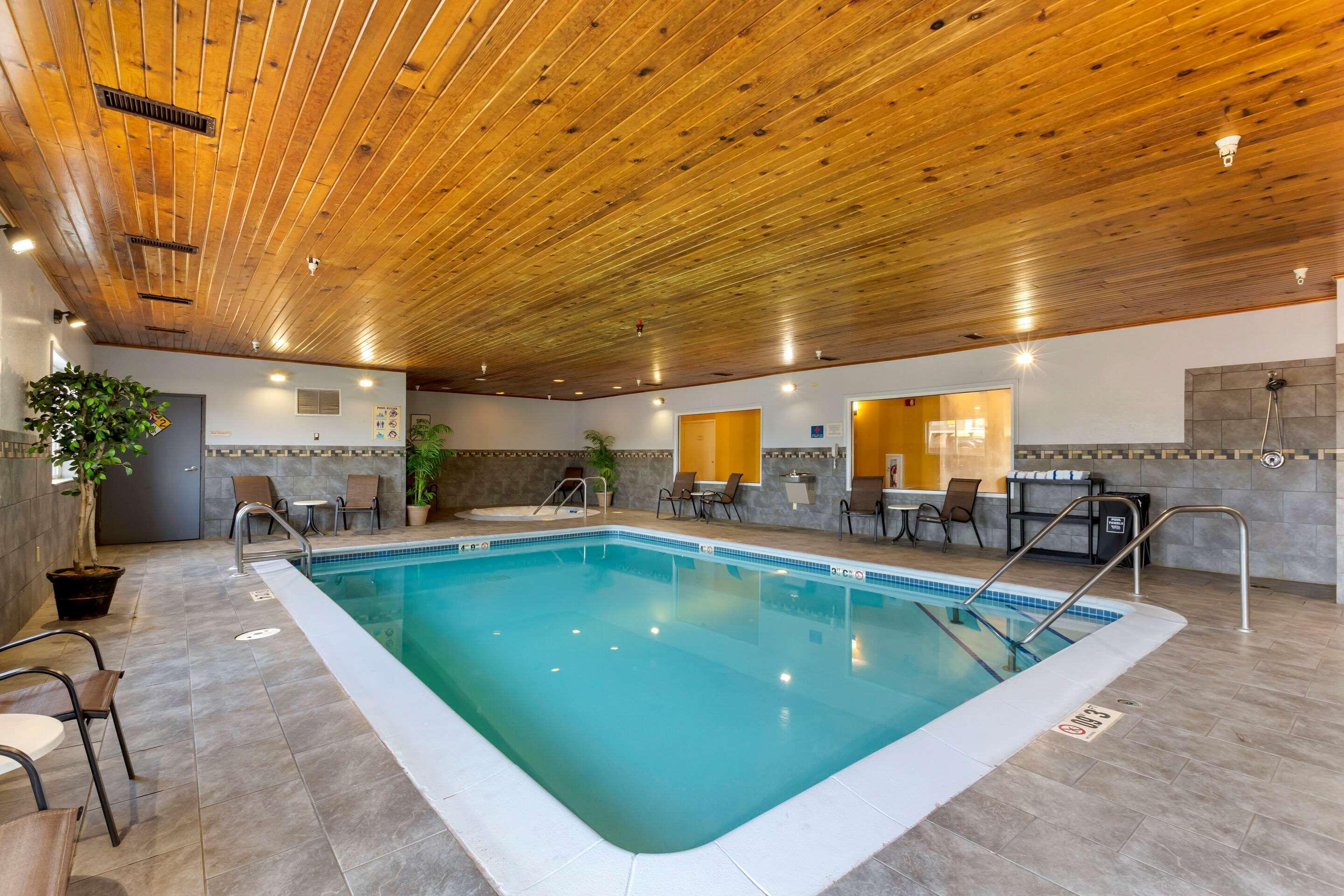 Quality Inn & Suites Keokuk North Екстериор снимка