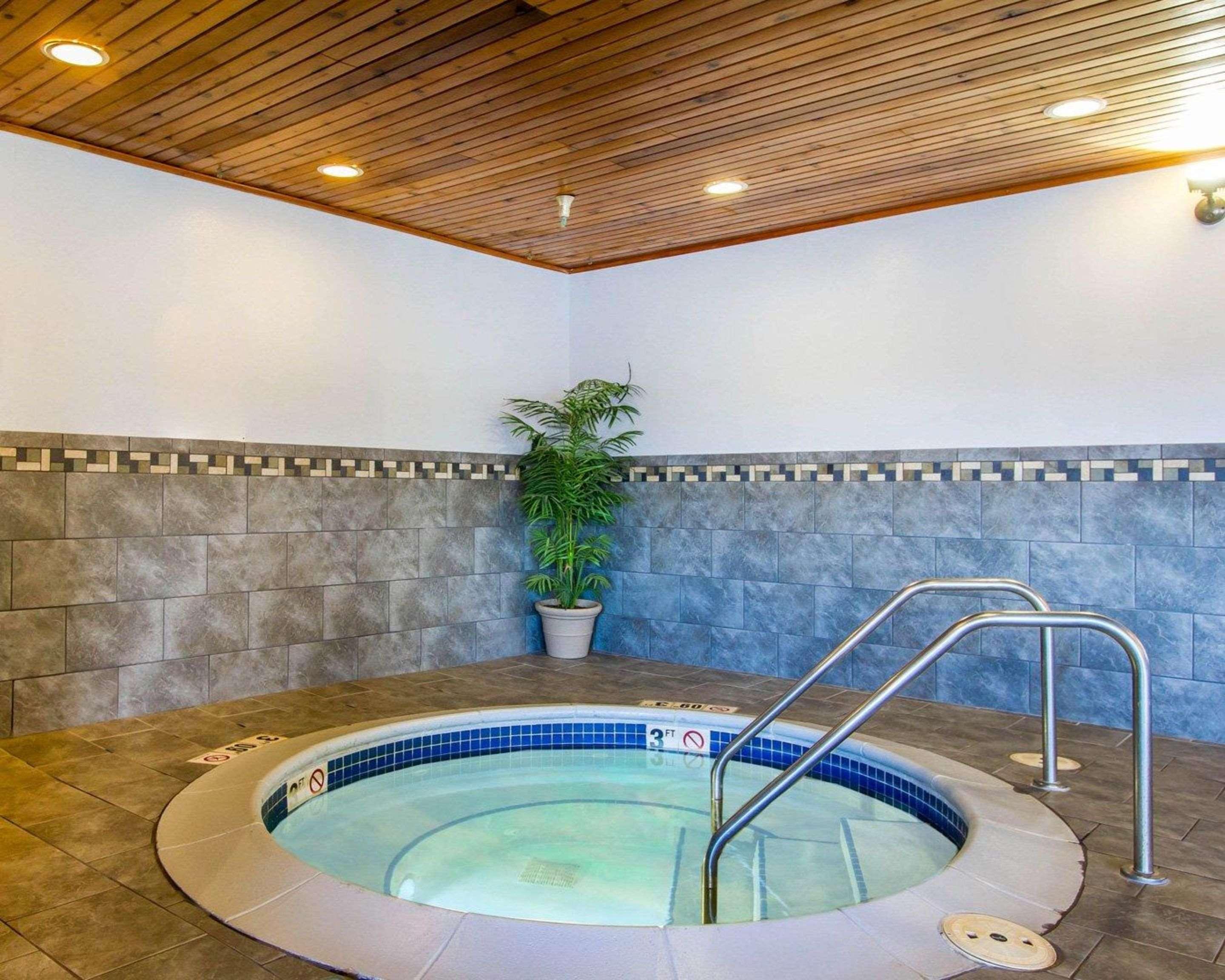 Quality Inn & Suites Keokuk North Екстериор снимка