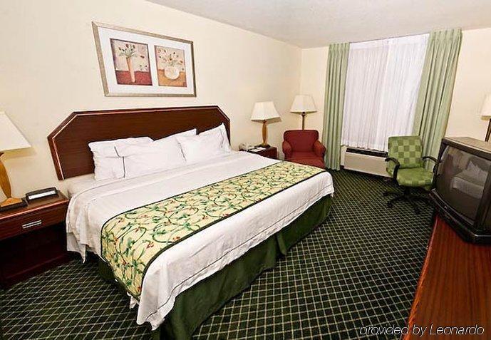 Quality Inn & Suites Keokuk North Стая снимка